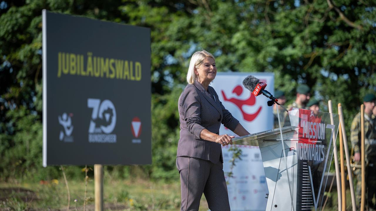 Verteidigungsministerin Klaudia Tanner