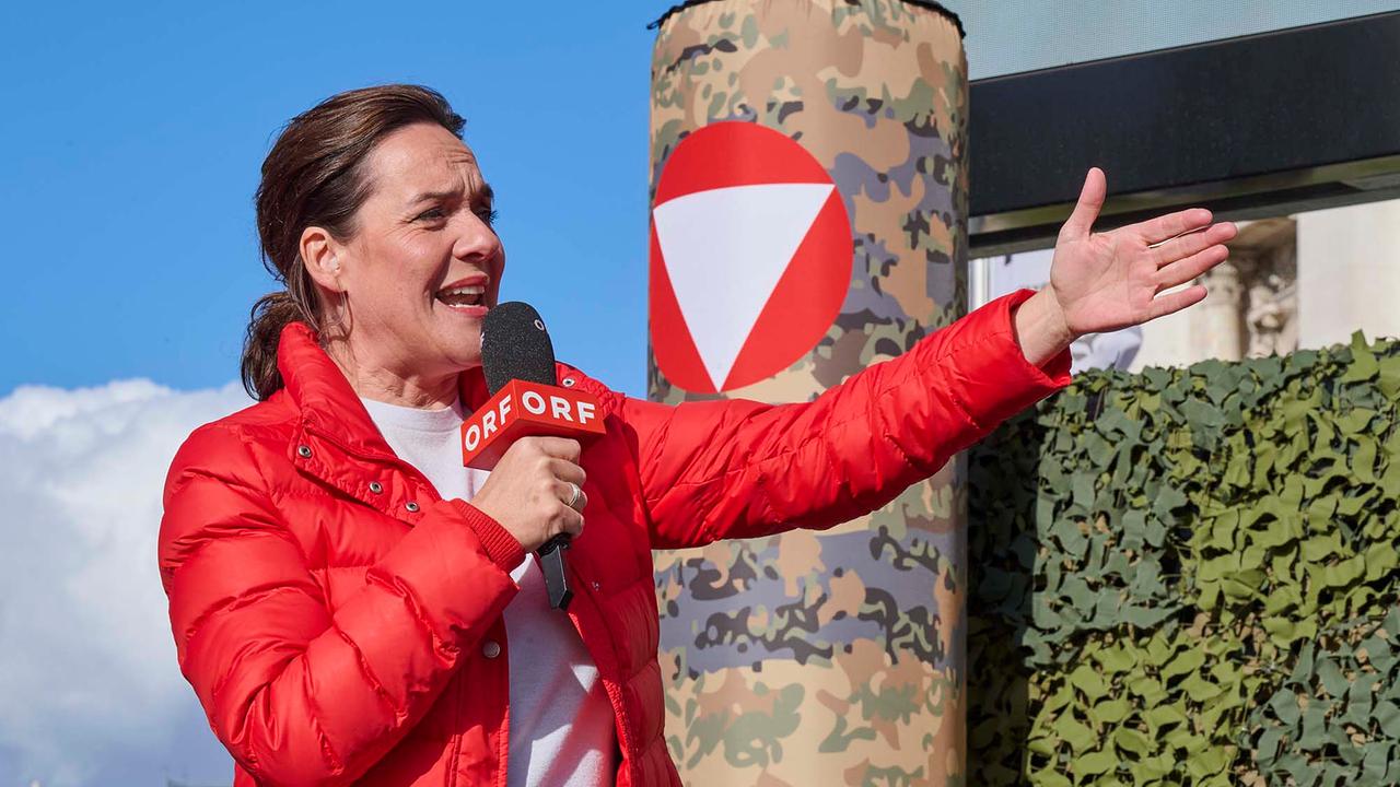© ORF / Klaus Titzer Moderatorin Eva Pölzl