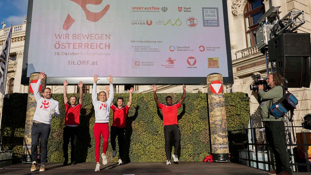© ORF / Klaus Titzer "Fit mit den Stars" live mit Andreas Onea, Corinna Kamper-Campisi, Jakob Mandelbauer und Daiyehan Nichols-Bardi auf der Bühne