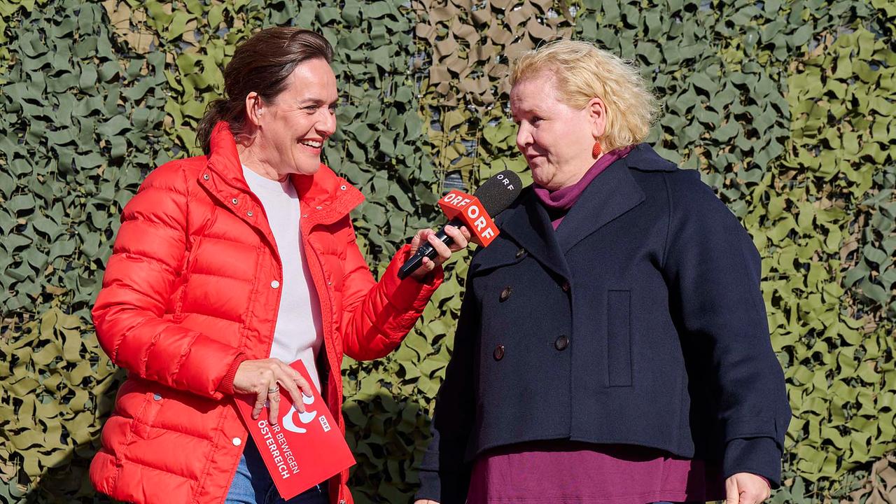 © ORF / Klaus Titzer Eva Pölzl beim Interview mit Korinna Schumann